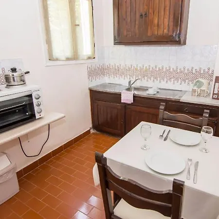 Annaliza Pyrgi (Corfu)